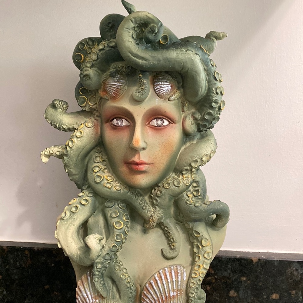 Medusa Bust with Light up eyes